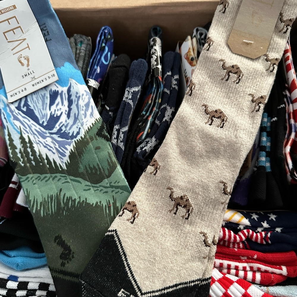 Assorted FEAT Socks Collection - Picture 11 of 12